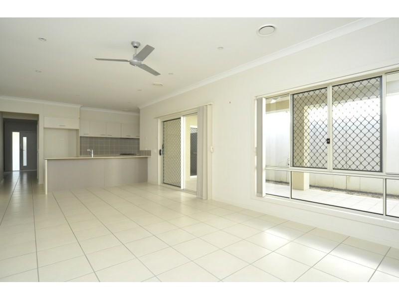 29 Lockwood Place, Molendinar QLD 4214