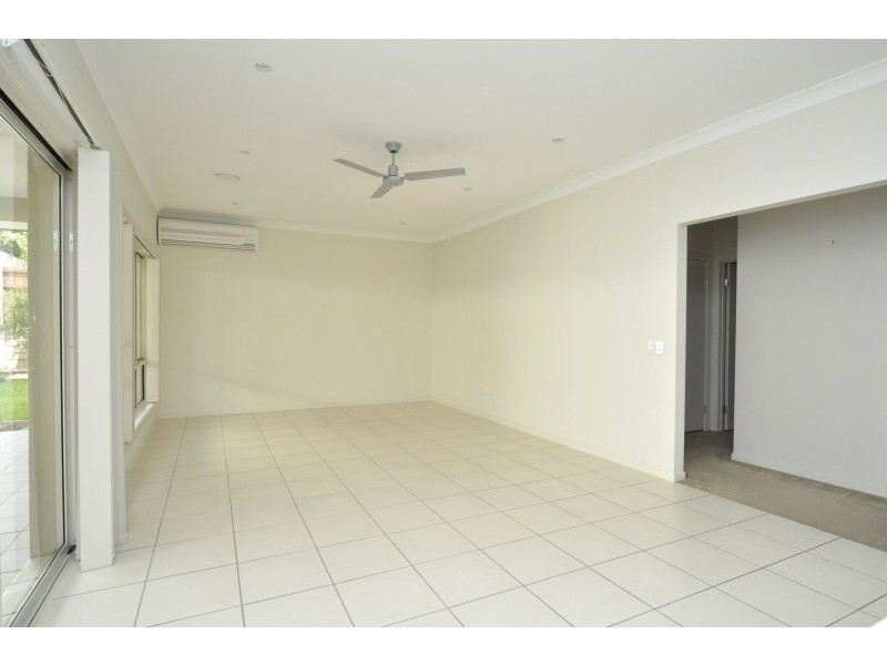 29 Lockwood Place, Molendinar QLD 4214