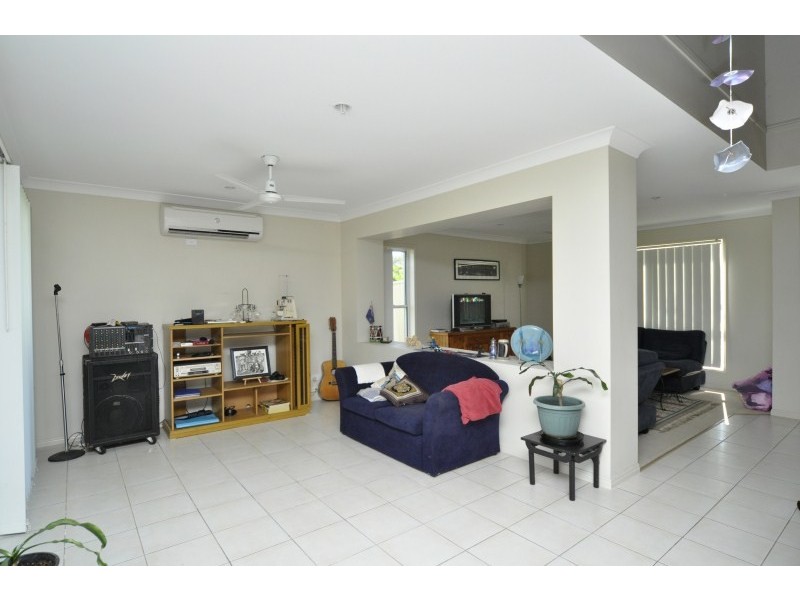 44 Golden Bear Drive, Arundel QLD 4214