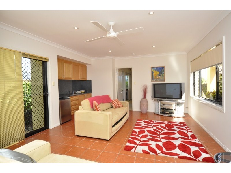 29 Chichester Drive, Arundel QLD 4214