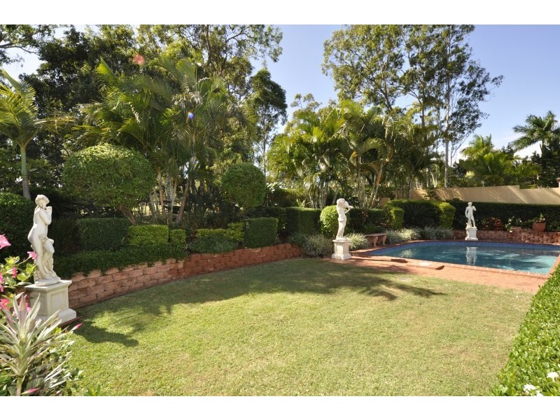 29 Chichester Drive, Arundel QLD 4214