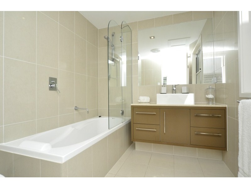 2/5018 Riverwood Grove, Ashmore QLD 4214