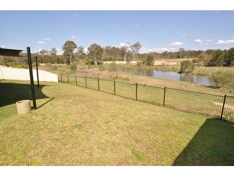 68 Golden Bear Drive, Arundel QLD 4214