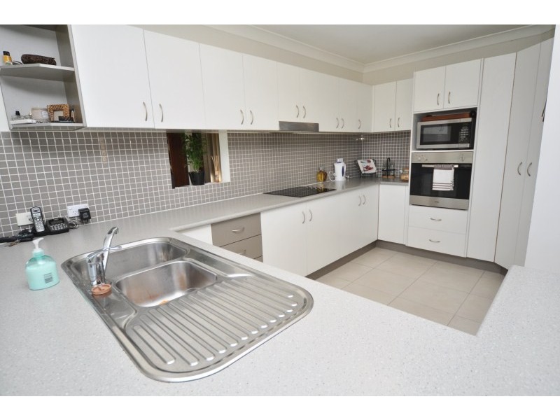 68 Golden Bear Drive, Arundel QLD 4214