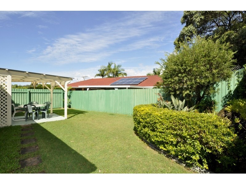 2/301 Government Road, Labrador QLD 4215