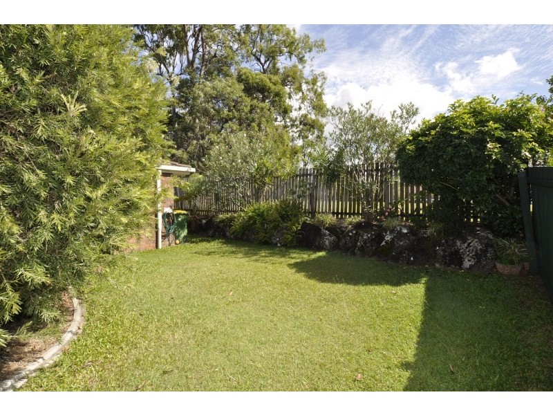 2/301 Government Road, Labrador QLD 4215