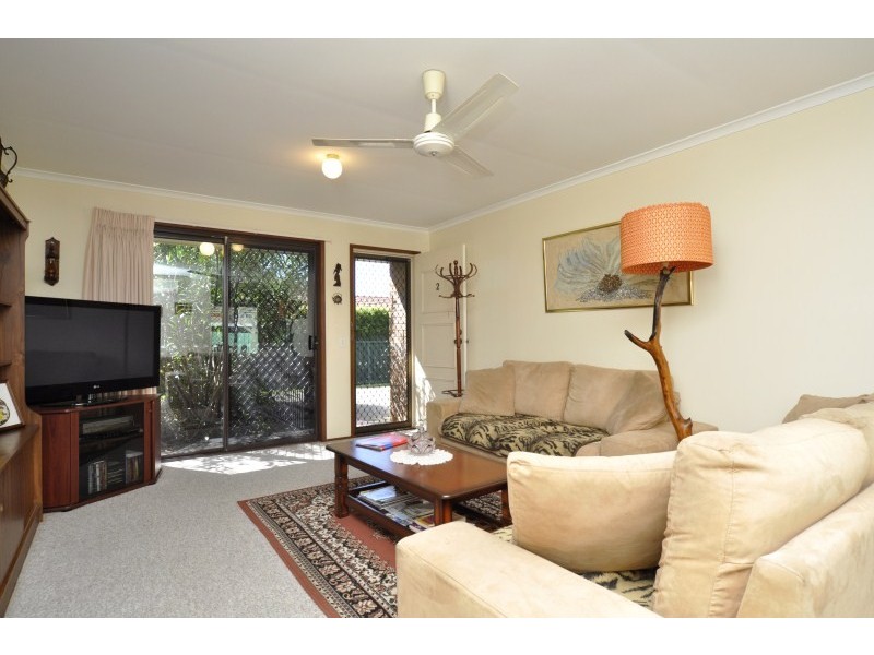 2/301 Government Road, Labrador QLD 4215