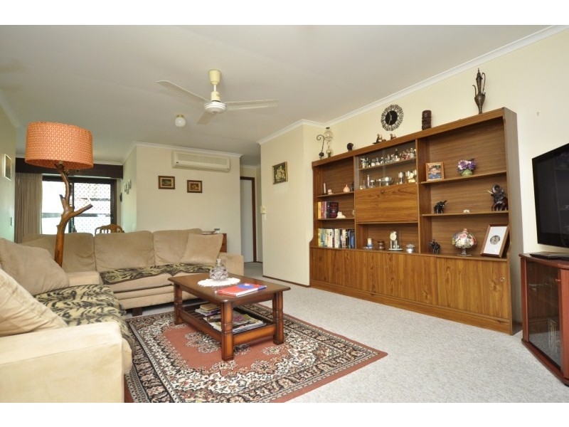 2/301 Government Road, Labrador QLD 4215