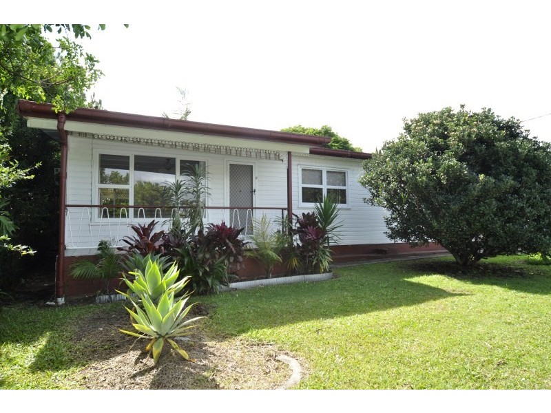 9 Horder Avenue, Labrador QLD 4215