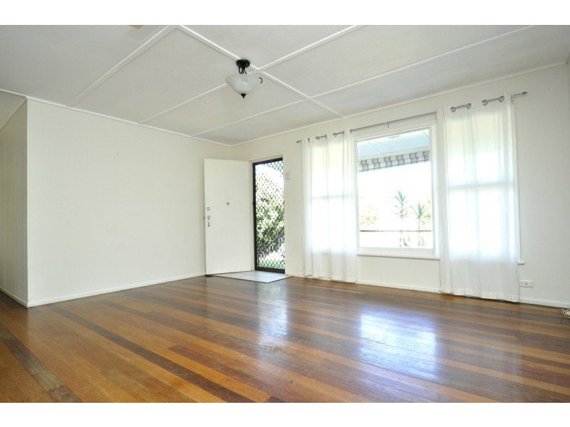 9 Horder Avenue, Labrador QLD 4215