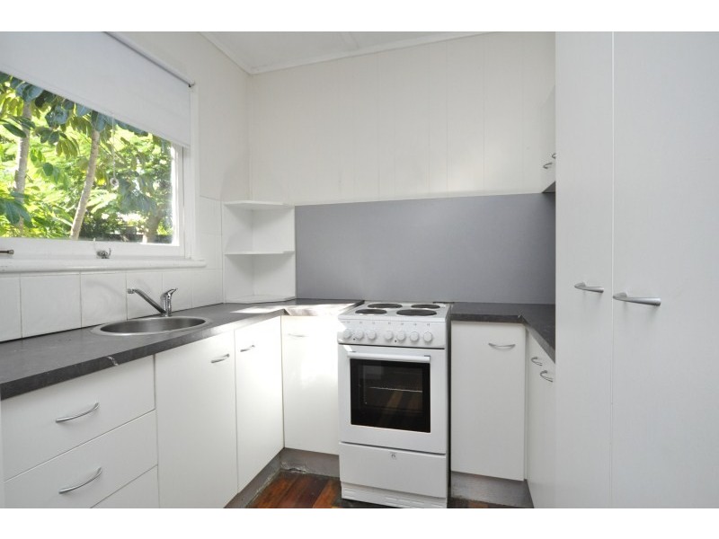 9 Horder Avenue, Labrador QLD 4215