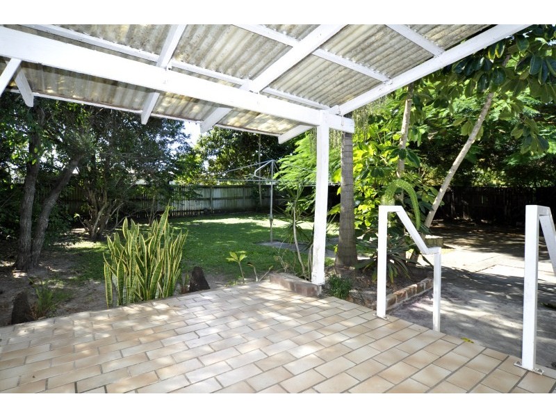 9 Horder Avenue, Labrador QLD 4215