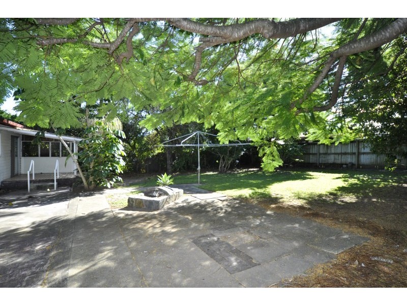 9 Horder Avenue, Labrador QLD 4215