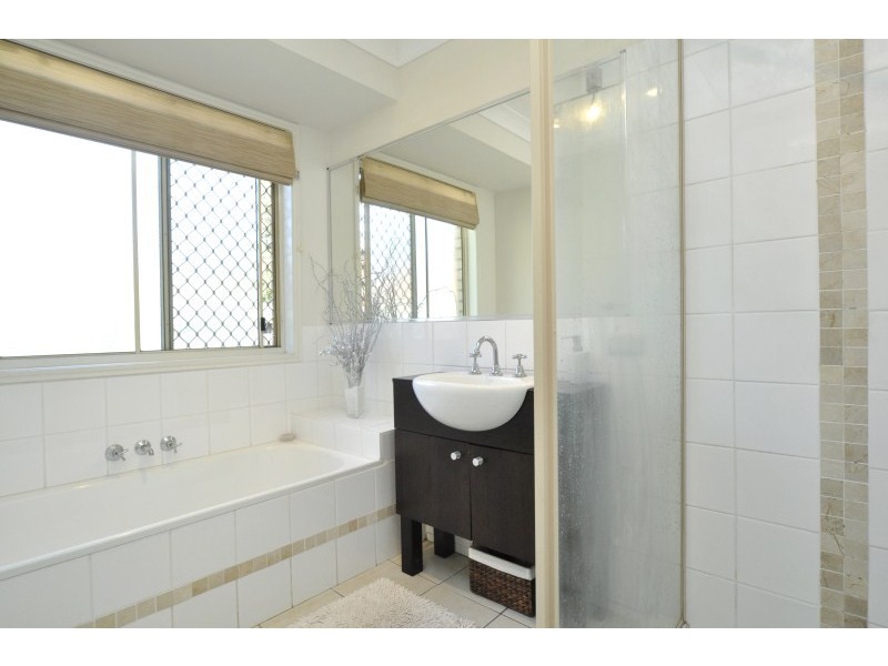 33 Carner Court, Parkwood QLD 4214