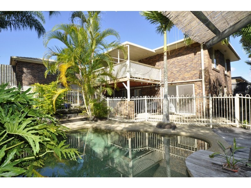 11 Langer Place, Arundel QLD 4214