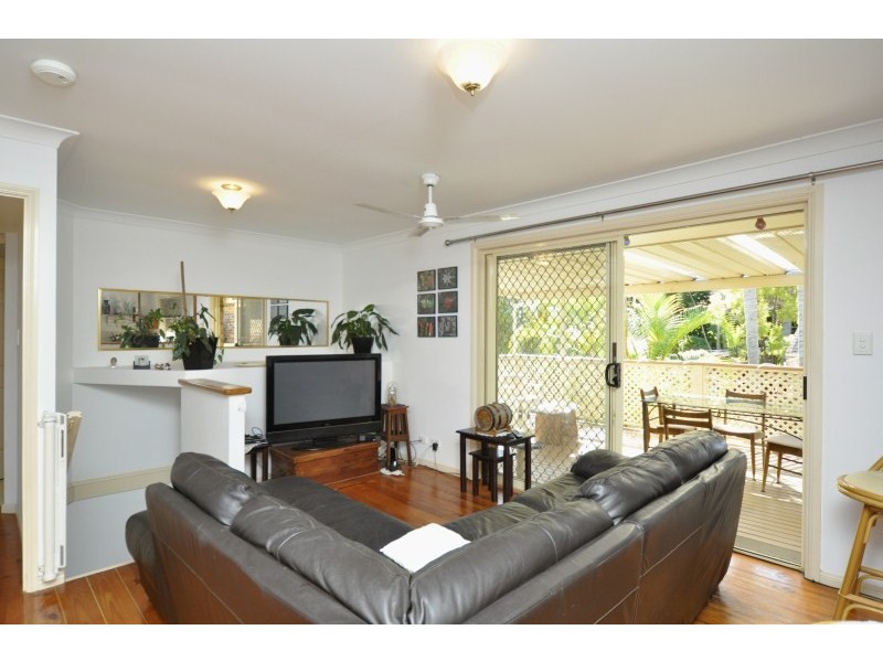 11 Langer Place, Arundel QLD 4214