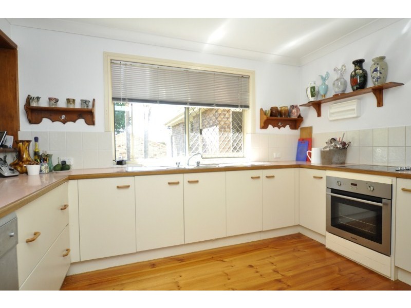 11 Langer Place, Arundel QLD 4214