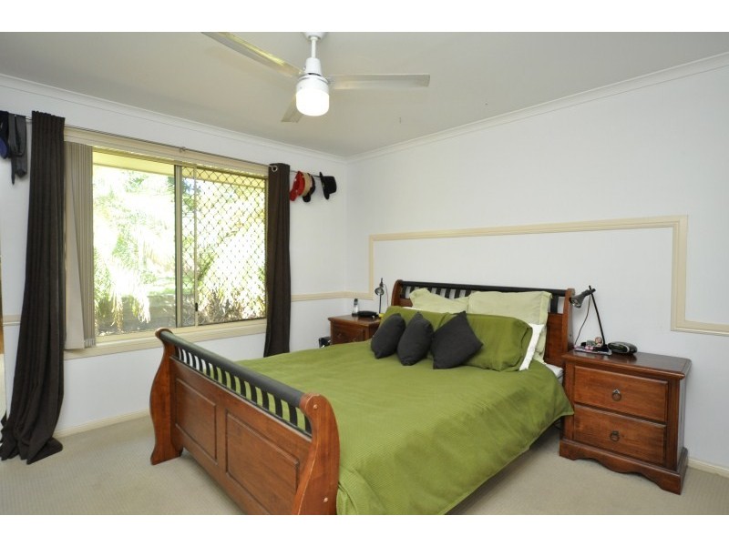 11 Langer Place, Arundel QLD 4214