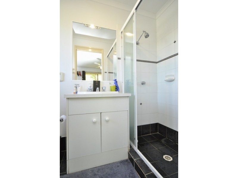 11 Langer Place, Arundel QLD 4214