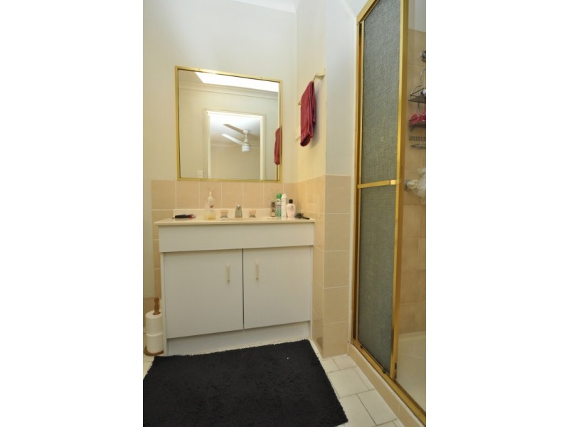 1/5 Jupiter Close, Labrador QLD 4215