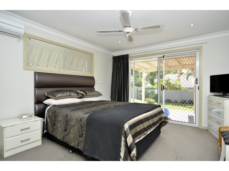 14 Pearson Close, Arundel QLD 4214