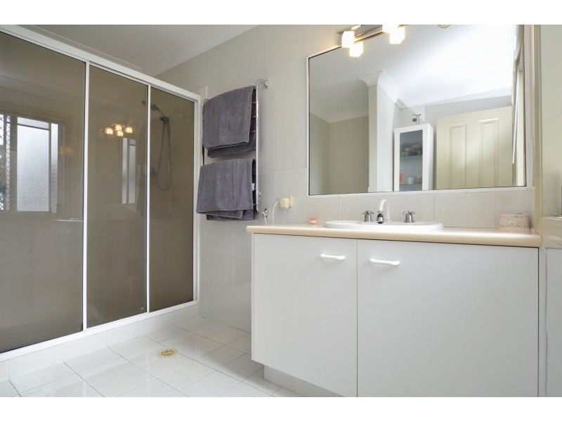 14 Pearson Close, Arundel QLD 4214