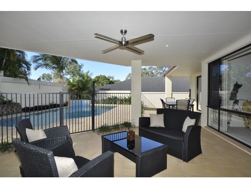 10 Torquay Place, Arundel QLD 4214