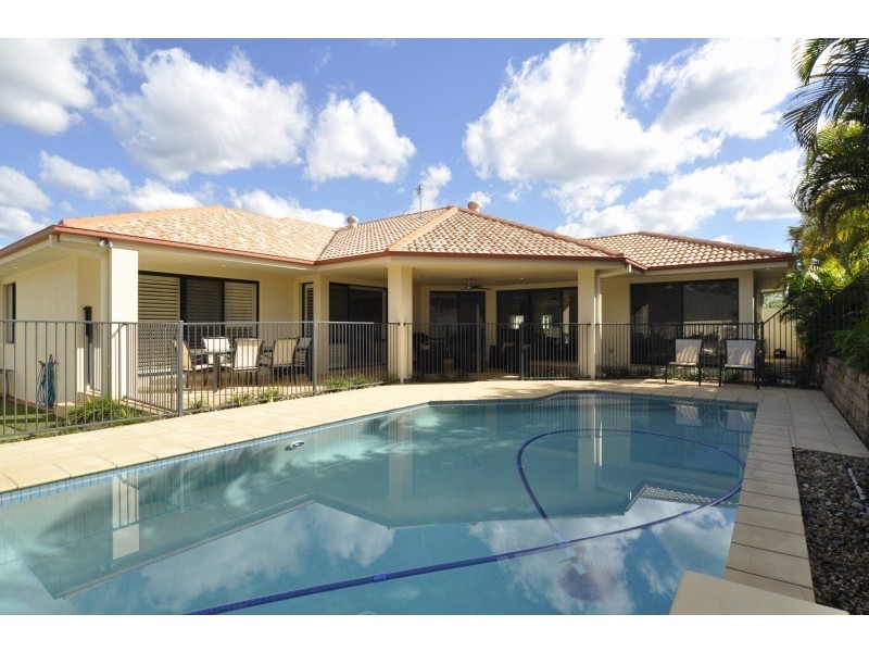 10 Torquay Place, Arundel QLD 4214