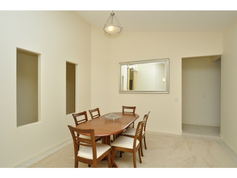 10 Torquay Place, Arundel QLD 4214