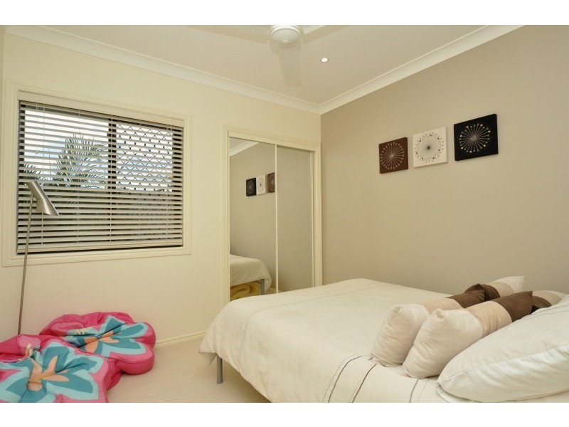 10 Torquay Place, Arundel QLD 4214