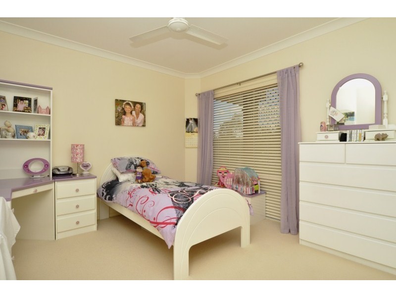 10 Torquay Place, Arundel QLD 4214