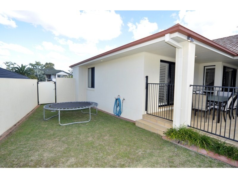 10 Torquay Place, Arundel QLD 4214