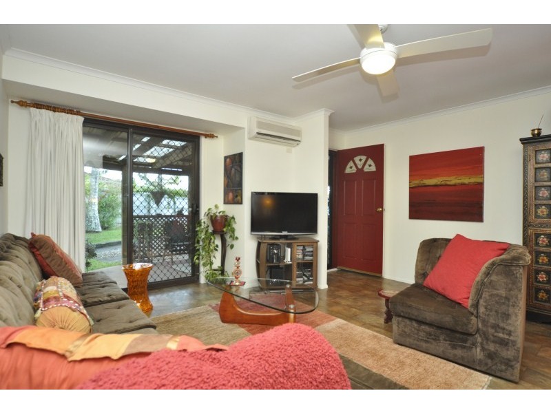 1/18 Elm Court, Labrador QLD 4215