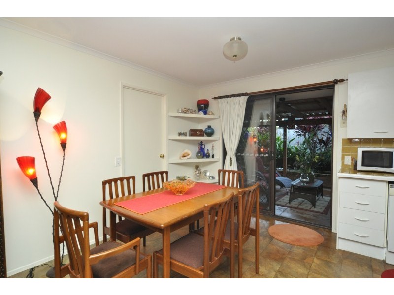 1/18 Elm Court, Labrador QLD 4215