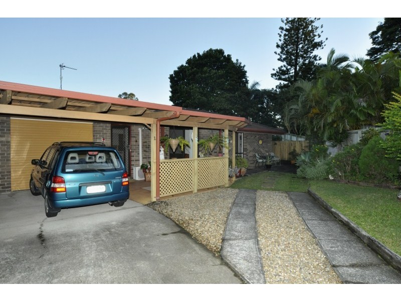 1/18 Elm Court, Labrador QLD 4215