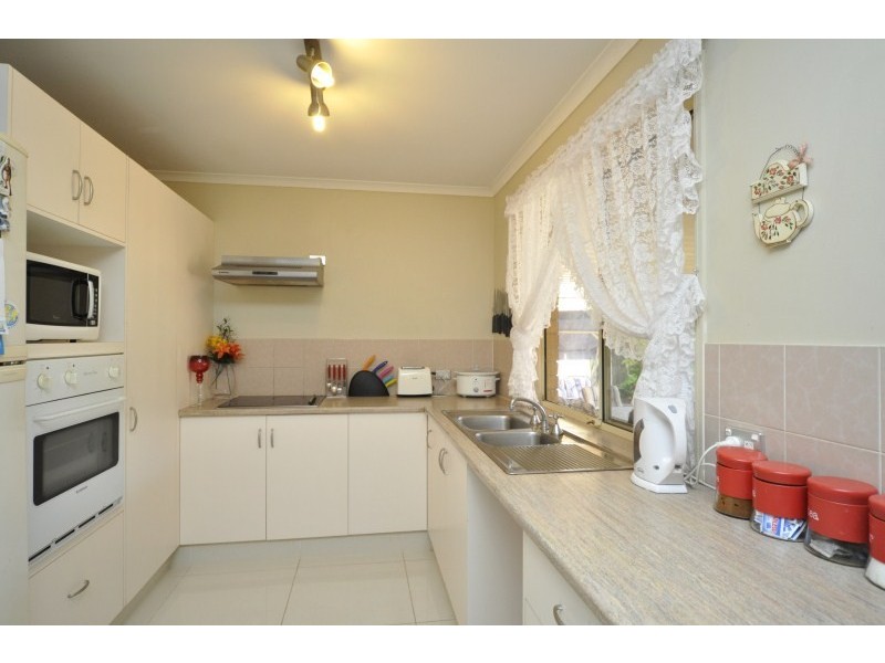 1 Strathalbyn Court, Parkwood QLD 4214