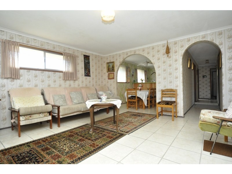 148 Government Road, Labrador QLD 4215