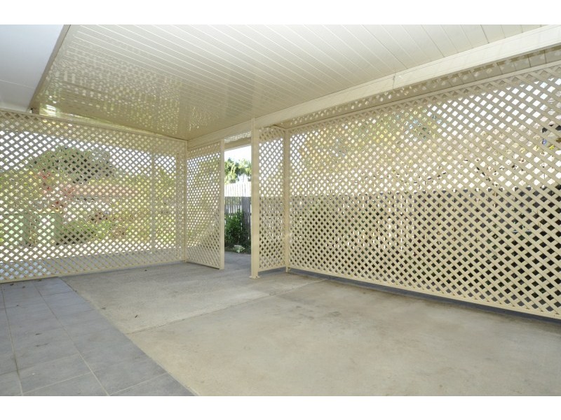 1/146 Kumbari Avenue, Labrador QLD 4215