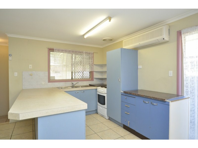 1/146 Kumbari Avenue, Labrador QLD 4215