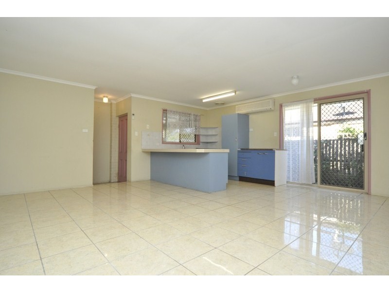 1/146 Kumbari Avenue, Labrador QLD 4215