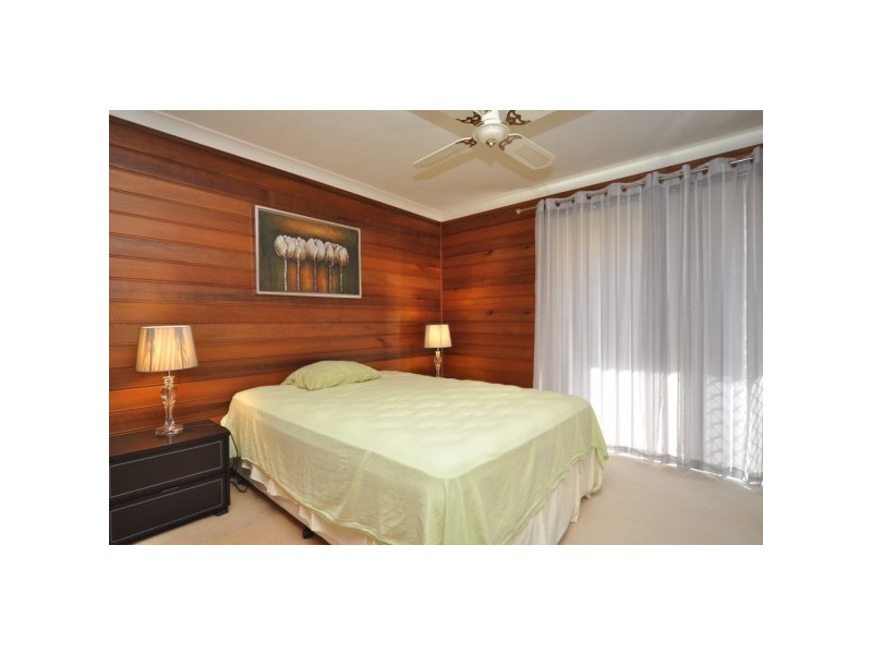 42 Peter Thomson Drive, Parkwood QLD 4214