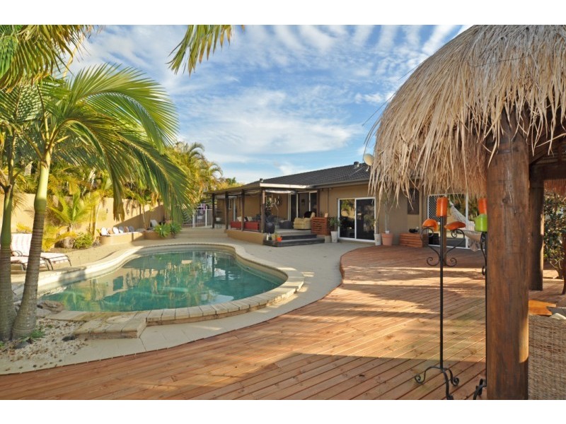 3 Waterwood Court, Arundel QLD 4214