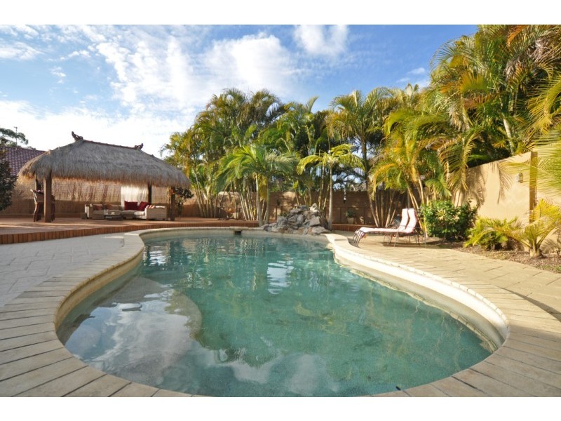 3 Waterwood Court, Arundel QLD 4214