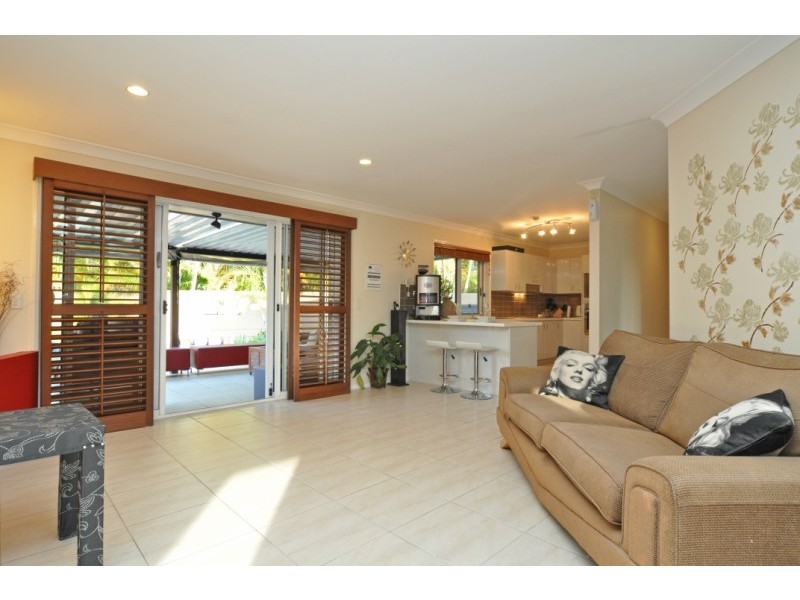 3 Waterwood Court, Arundel QLD 4214