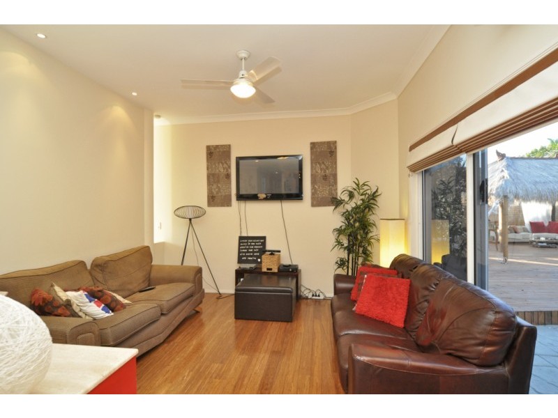 3 Waterwood Court, Arundel QLD 4214