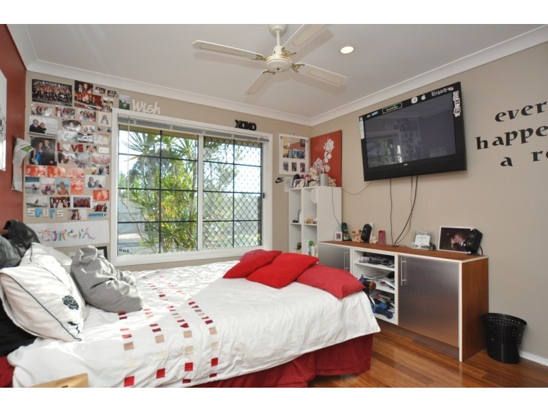 3 Waterwood Court, Arundel QLD 4214