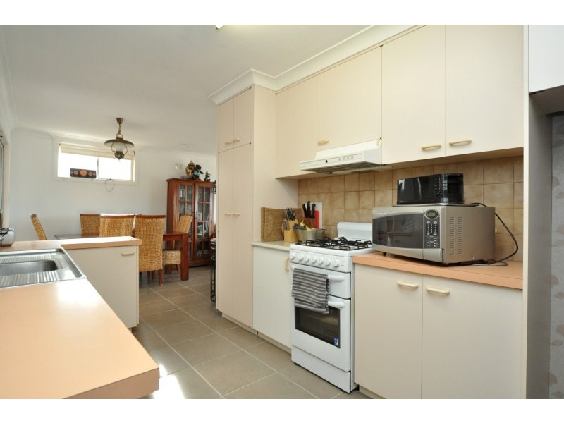 4 Penrock Parade, Labrador QLD 4215