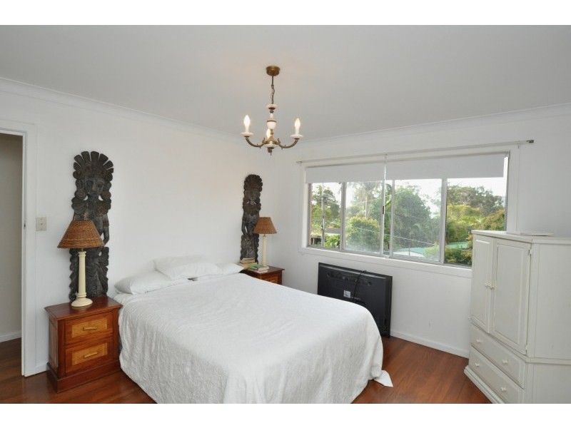 4 Penrock Parade, Labrador QLD 4215