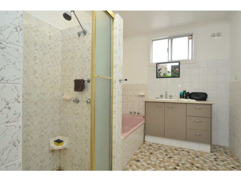 4 Penrock Parade, Labrador QLD 4215