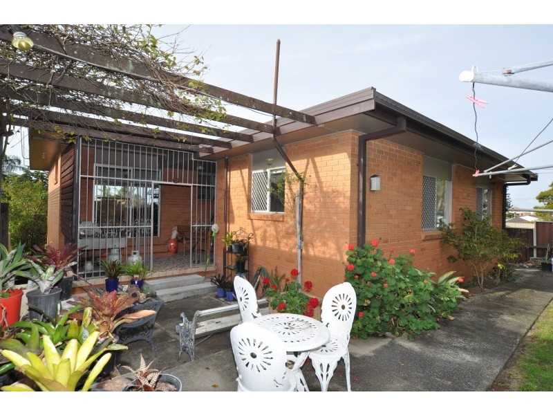 4 Penrock Parade, Labrador QLD 4215